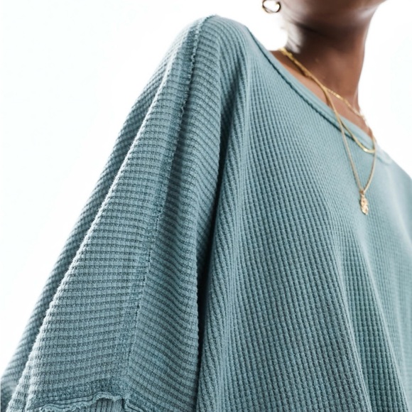 NWT Free People Microphone Drop Thermal - Picture 3 of 15